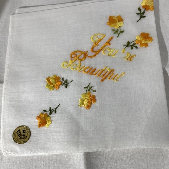 Vintage Switzerland lot of 2, Embroidered, NOS, Handkerchiefs, with labels. - Picture 3 of 9